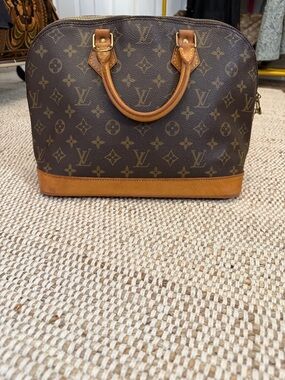 Authentic Louis Vuitton Alma PM